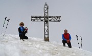 01 In vetta a Cima Grem (2049 m)